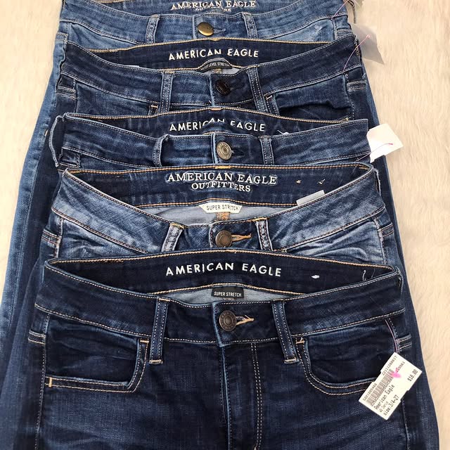 American Eagle jeans pallet wholesale - 250 authentic jeans for men & women