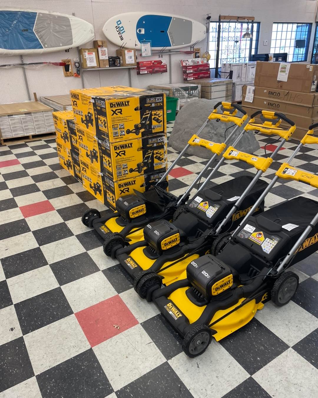 Battery Mowers Pallets