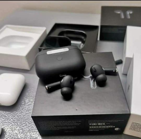 Black AirPods 3 Pallets
