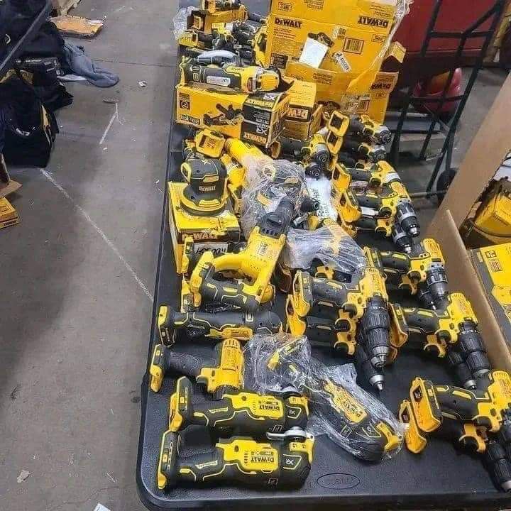 DeWalt saws and tool kits