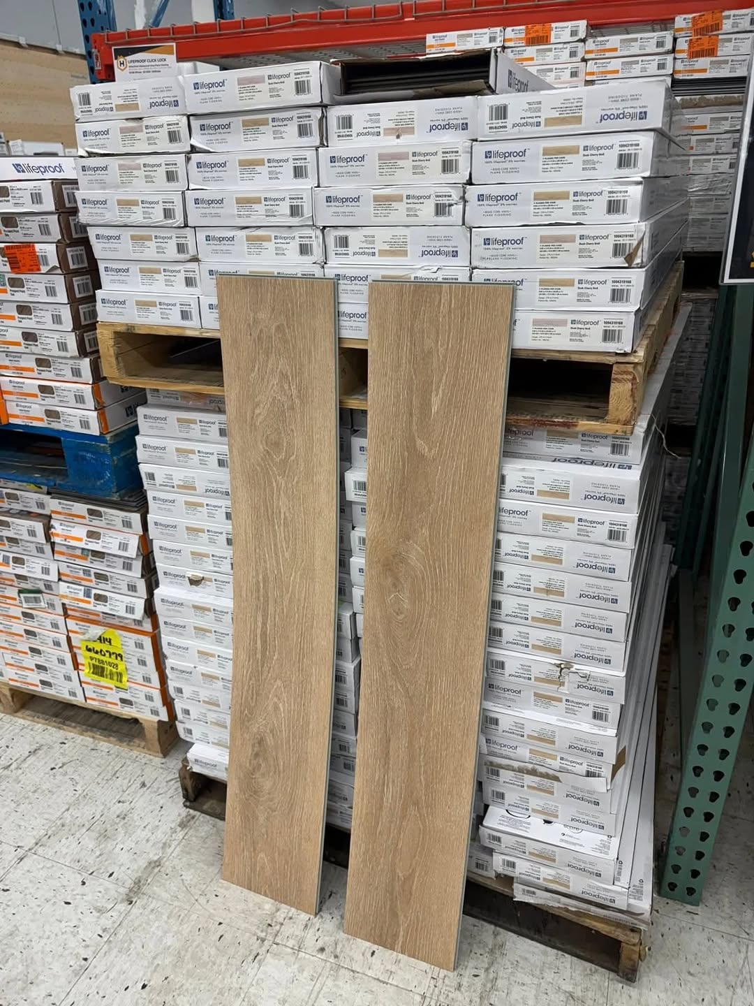 Hardwood Flooring Pallets - Wholesale liquidation pallet for sale USA manifested