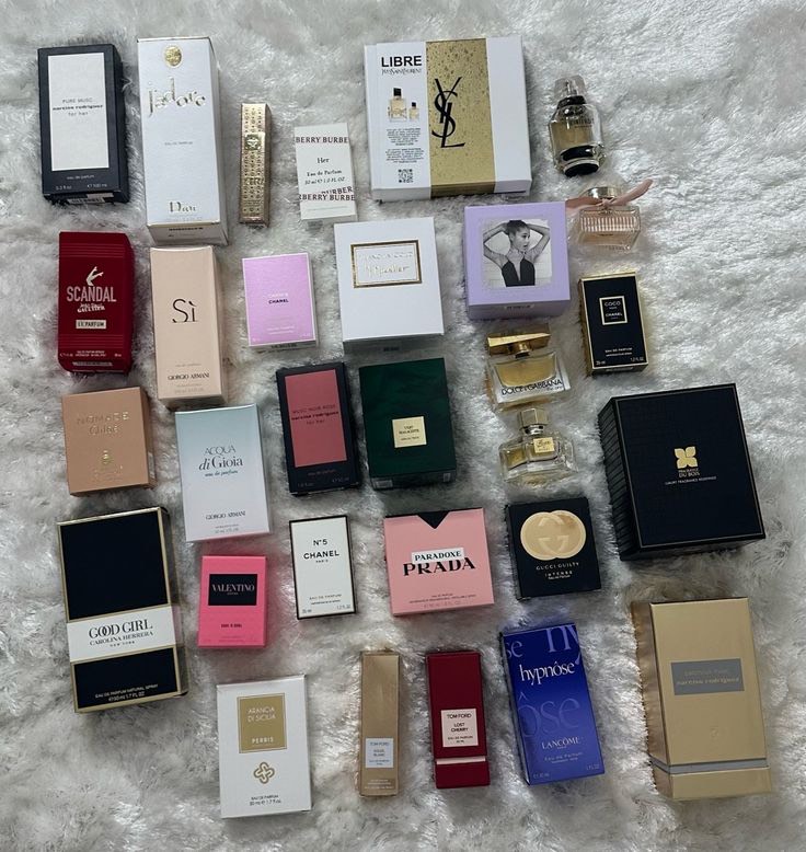 Bulk mini fragrance inventory warehouse