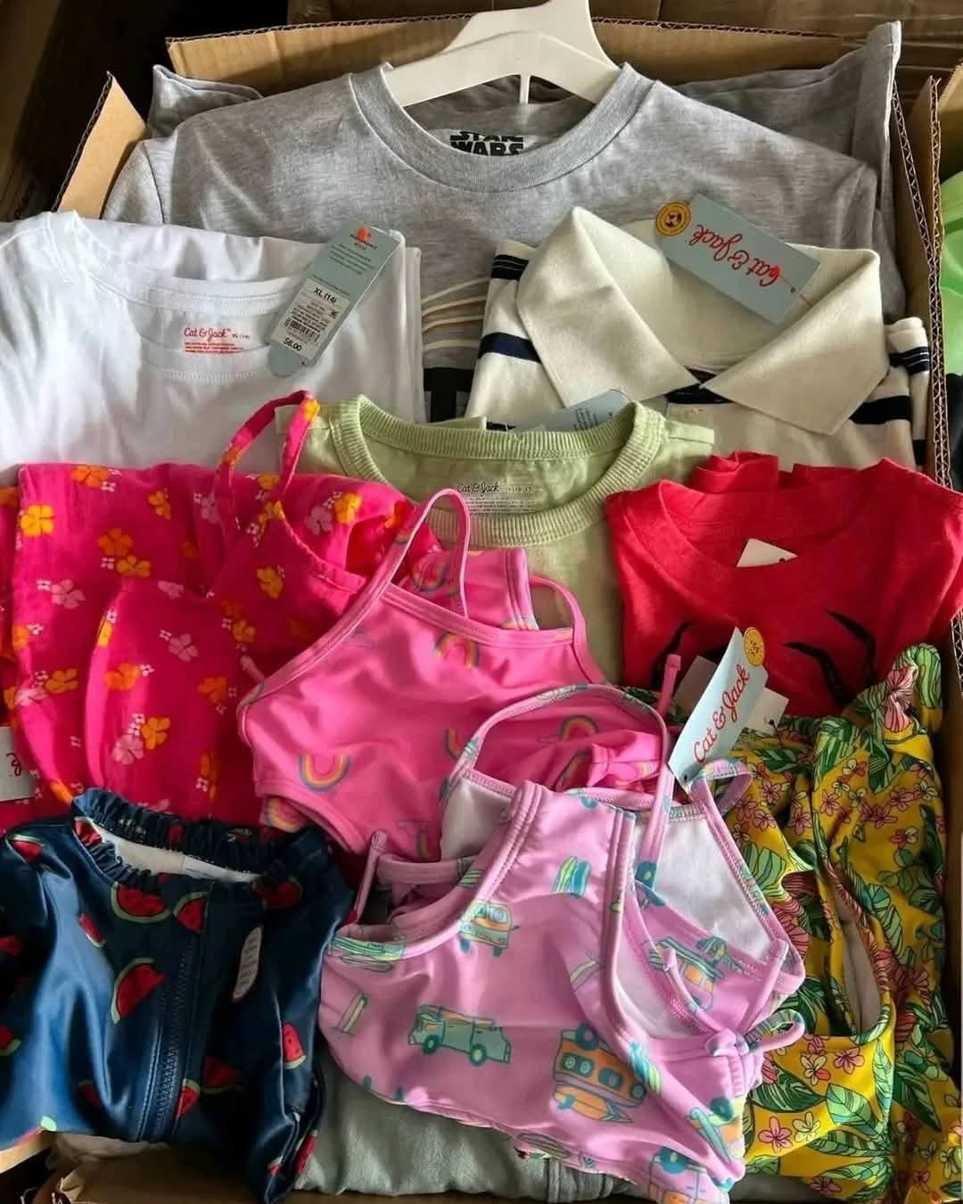 Mixed clothing pallet