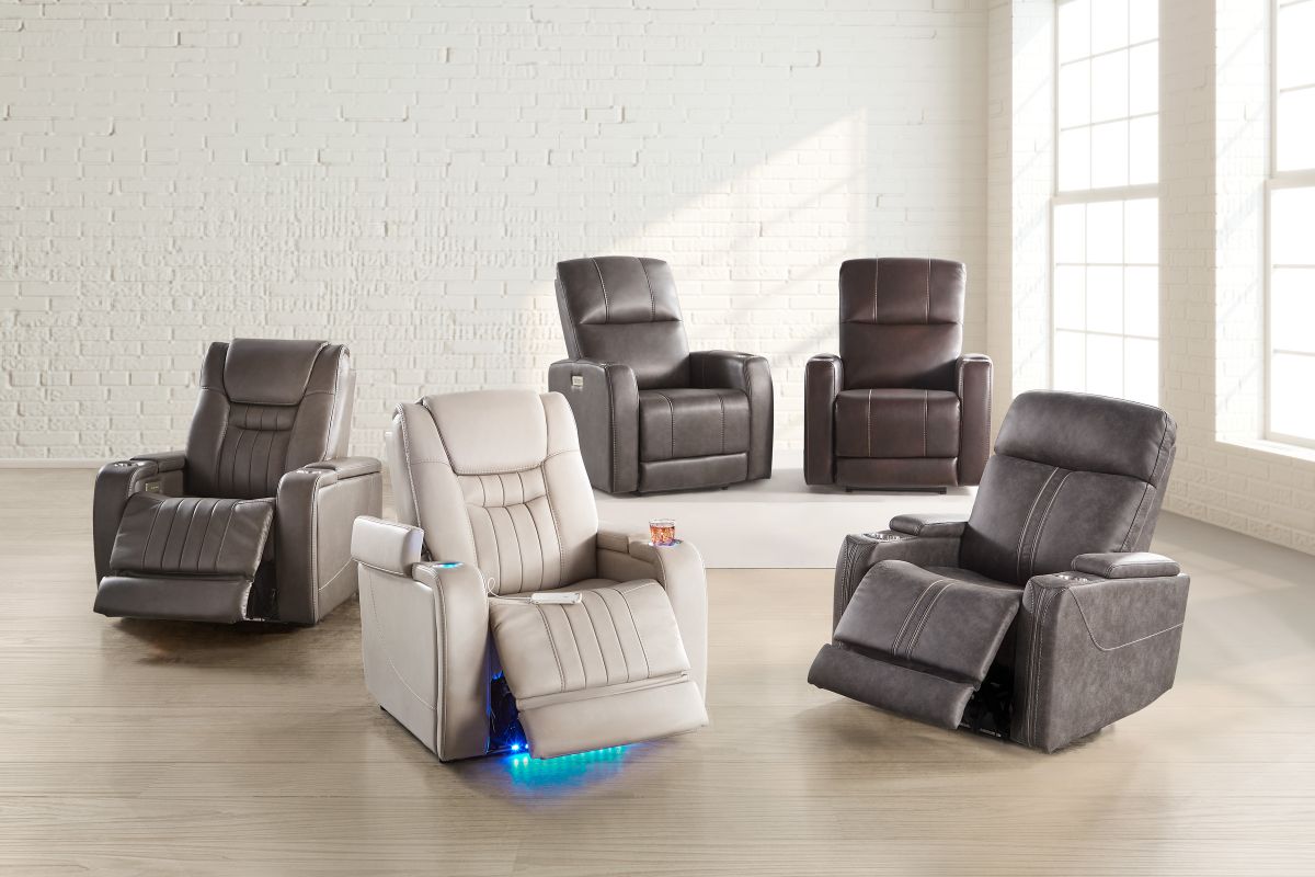 Truckload of 70 recliners - worldwide shipping