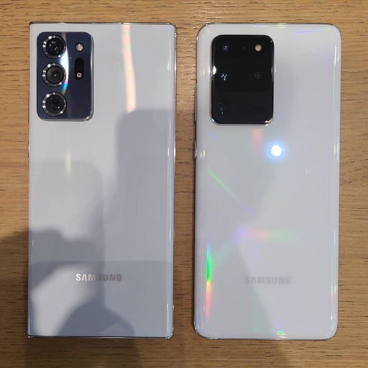 6.9-inch Dynamic AMOLED - 108MP camera